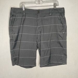 Under Armour Gray Plaid Stretch Pockets Flat Front Shorts Men Size 40 X 11
